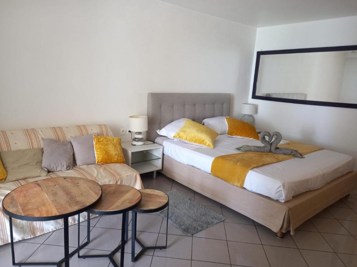 Grand Studio De 41 M², Vue Mer Et Jardin Tropical. Le Gosier  Ngoại thất bức ảnh